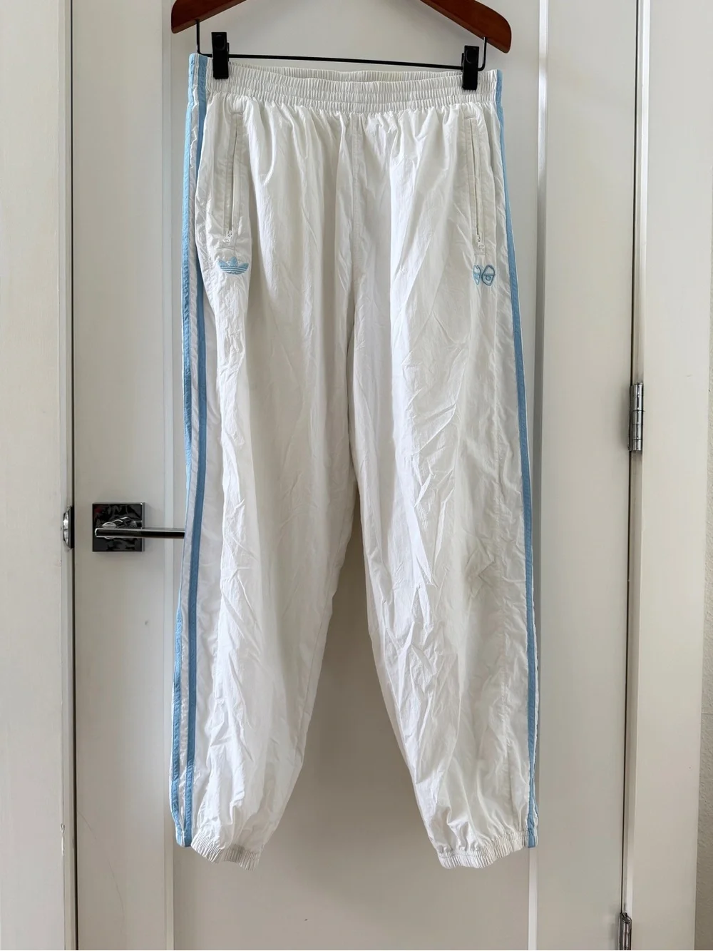 Adidas Krooked Sweatpants Parachute White/Carolina Blue Size L